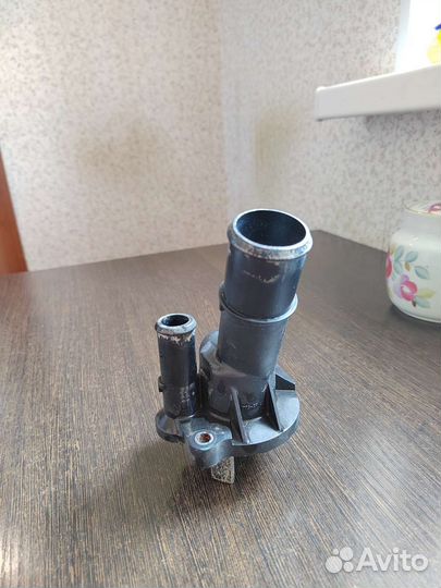 Корпус термостата Форд фокус 2