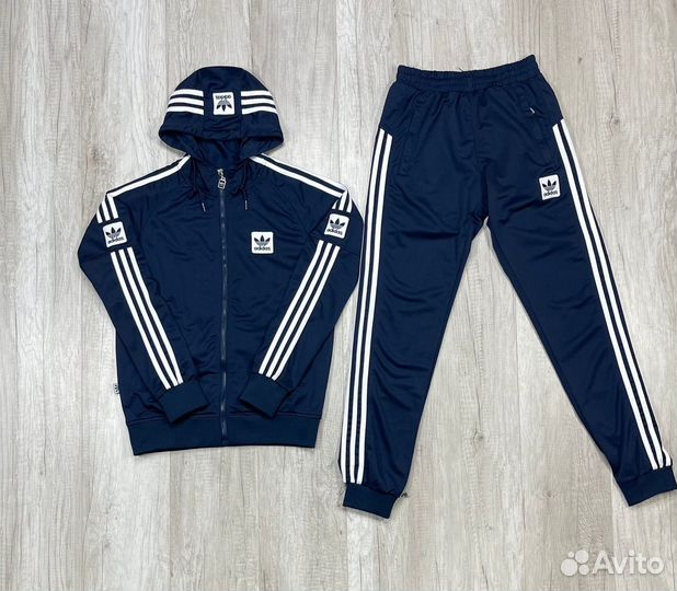 Спортивный костюм Adidas