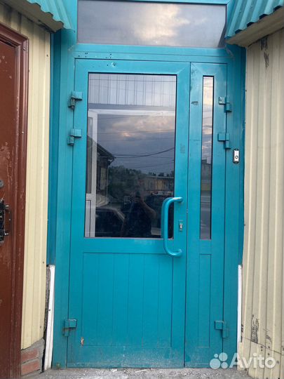 Дверь входная алюминиевая бу