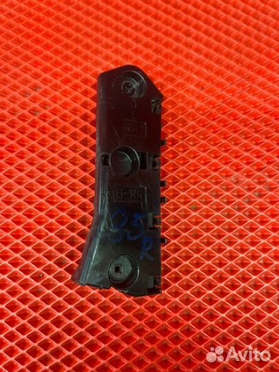 Крепление бампера заднее правое Nissan Roox B44A