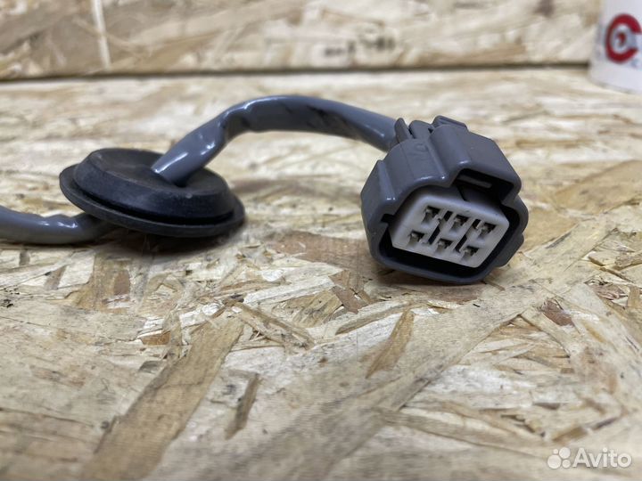 Кнопка открывания багажника Toyota Prado 150