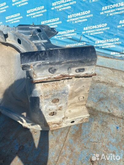 Передняя левая стойка кузова Opel Astra J хэтчбек