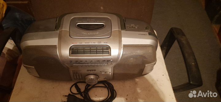 Кассетный магнитофон sanyo