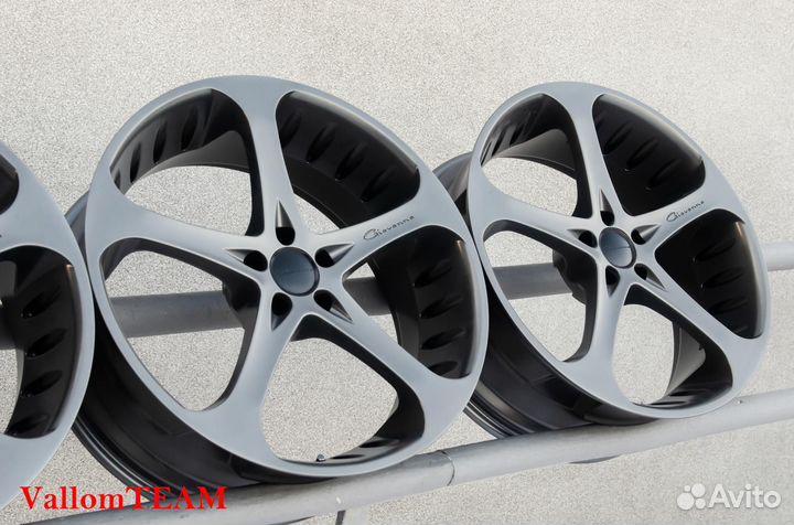 Лот M635524 Фирменные 22-е диски giovanna