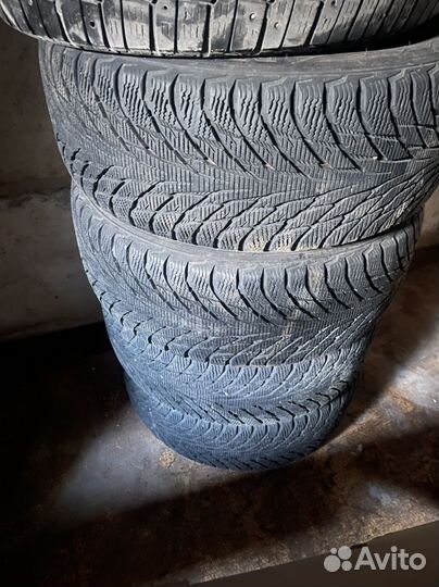 Nokian Tyres Hakkapeliitta R2 225/50 R17