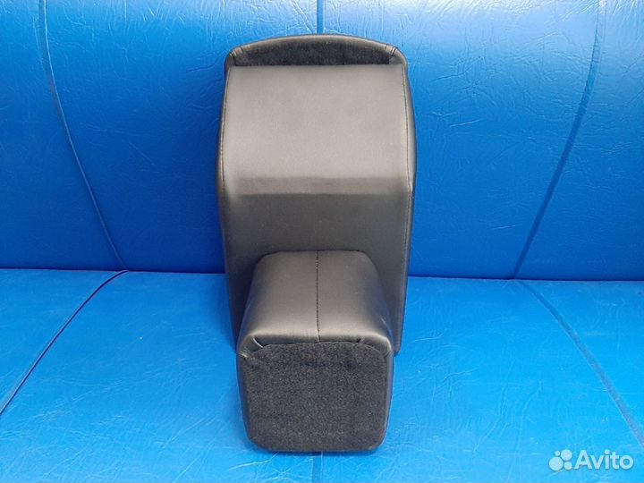 Подлокотник Ford Focus 2