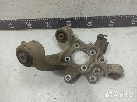 Кулак задний правый 52210swaa00