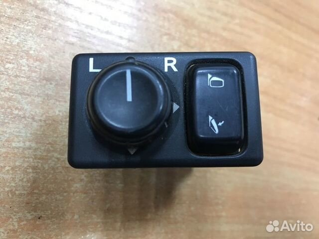 Блок управления зеркалами Nissan Cefiro A33 с1998