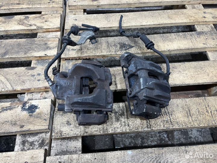 Суппорт тормозной передний Bmw 1 E87 N46B20 2007