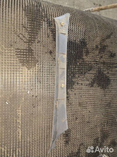 Накладка на стойку кузова передняя левая Toyota