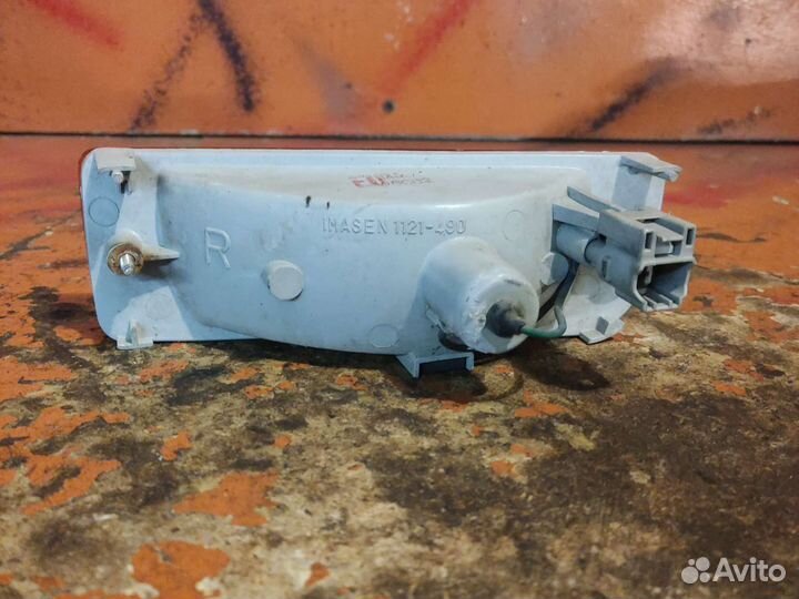 Поворотник в передний бампер mitsubishi RVR 91-97