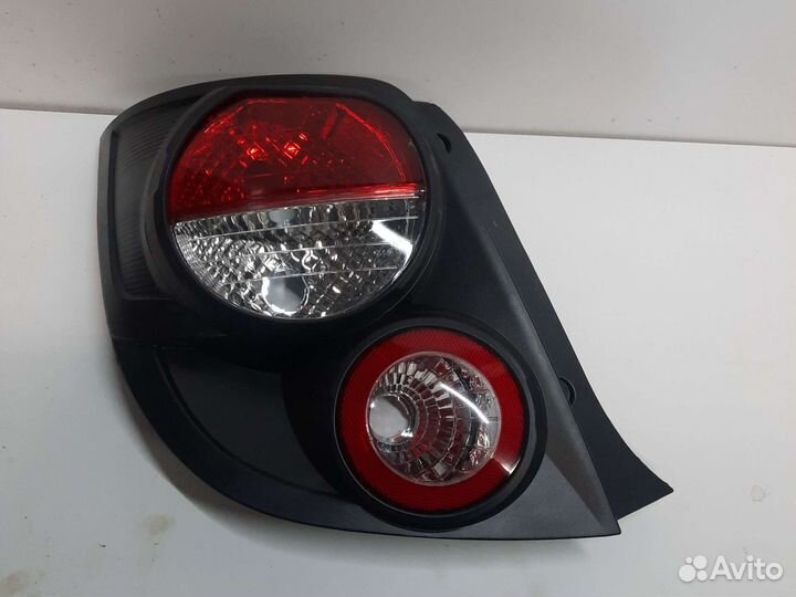 Фонарь левый Chevrolet aveo T300