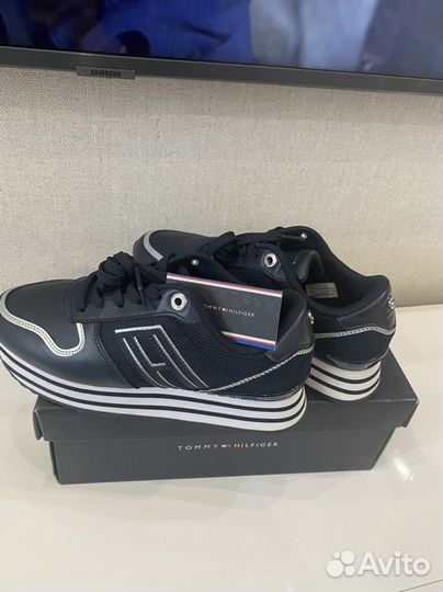 Кроссовки женские 38 размер Tommy Hilfiger
