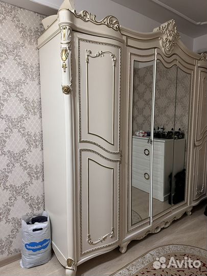 Спальный гарнитур