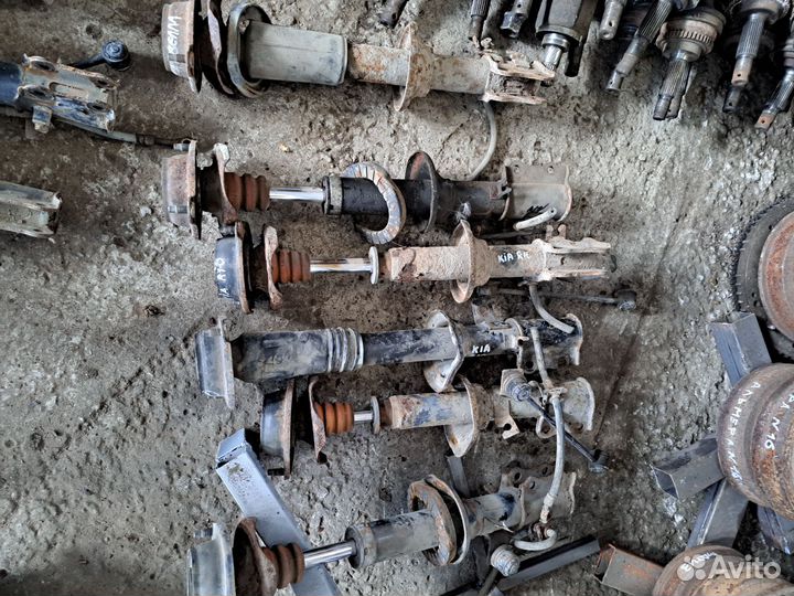 Передние стойки для Киа Рио-1