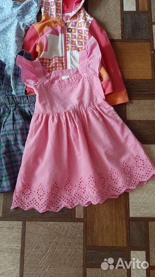 Пакет вещей на девочку р. 92 (платья и кофты)