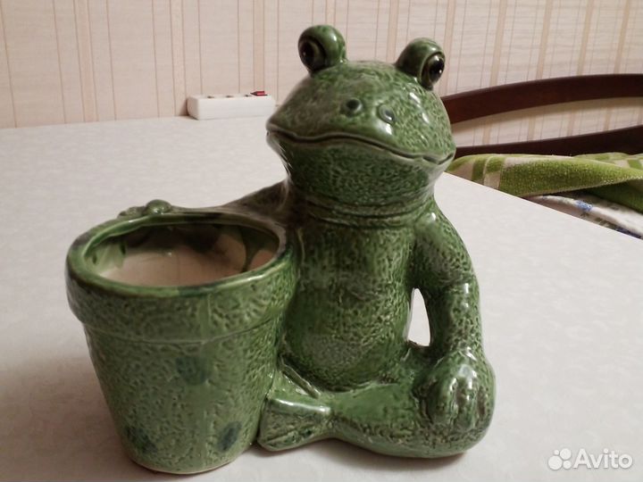 Лягушка для цветочного растения