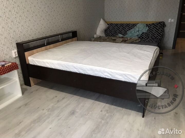Кровать