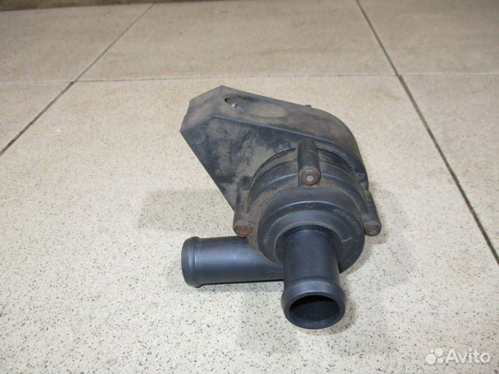 Насос подкачки BMW M5 (E60/E61)