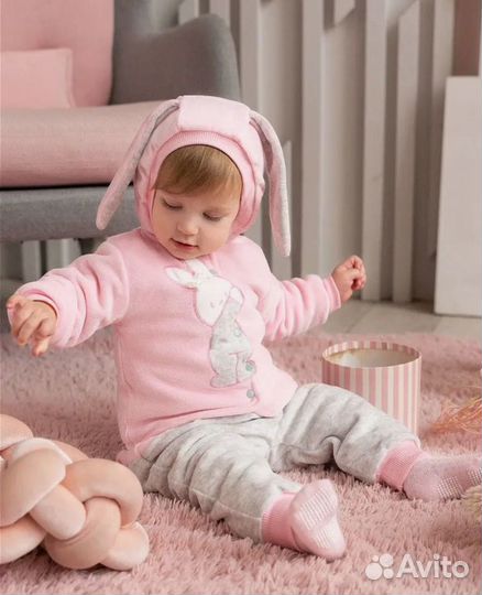 Теплый велюровый костюм на весну