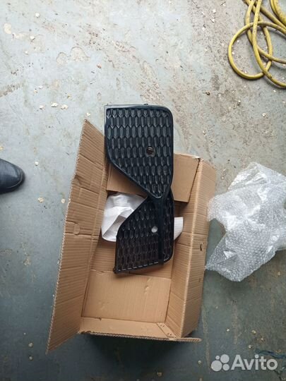 Решетка переднего бампера Toyota Fortuner