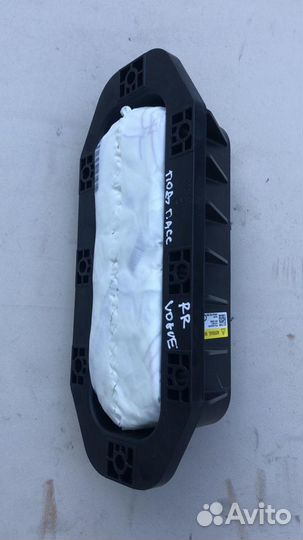 Подушка в торпеду Рендж Ровер Спорт Вог 2013 год