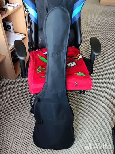 Бас гитара 4 струнная