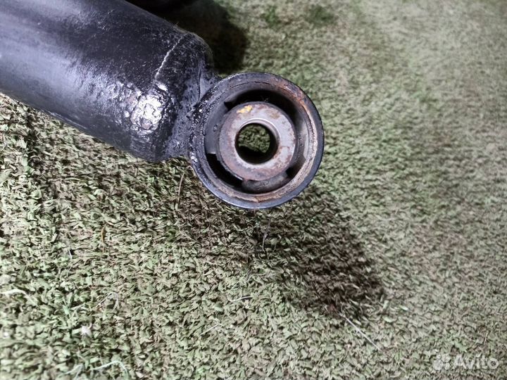 Амортизатор задний Nissan Qashqai J10 1.6 2012