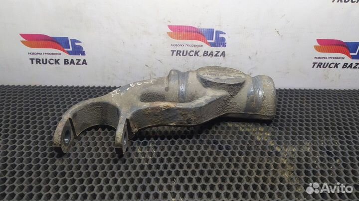 Кронштейн амортизатора переднего левый