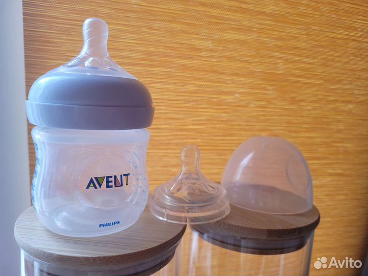 Бутылочка Avent Natural и 2 соски Avent Natural