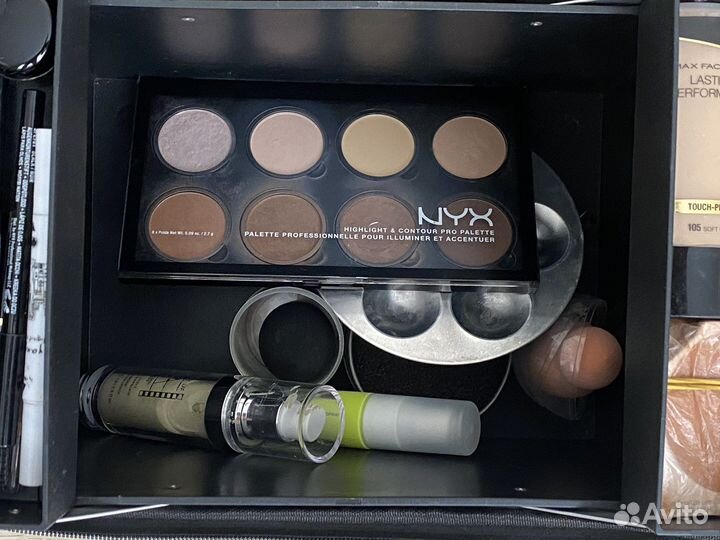 Чемодан визажиста