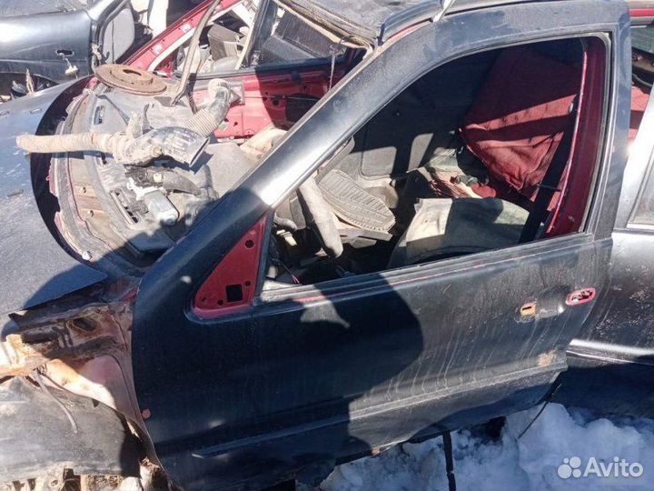 Дверь передняя Volkswagen Polo 3 1996