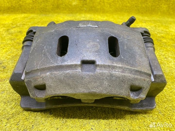 Суппорт передний правый Infiniti 145528