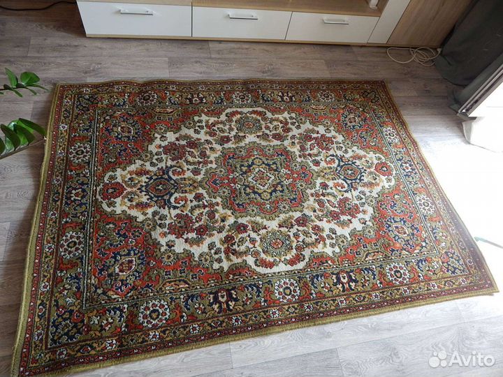 Ковер шерстяной