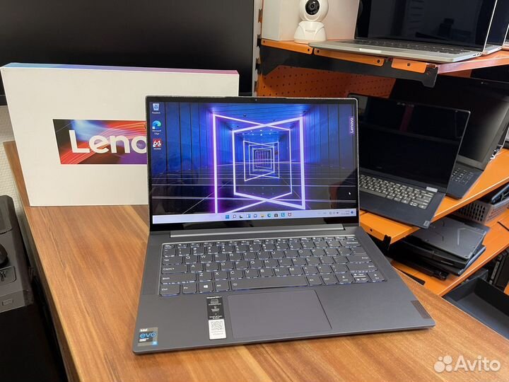 Новый Lenovo Slim 7 i5 1135G7/8/512. Кредит