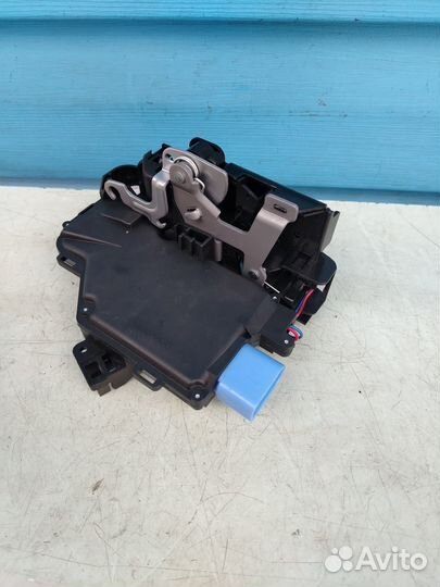 Замок двери перед левой skoda: octavia A5 04