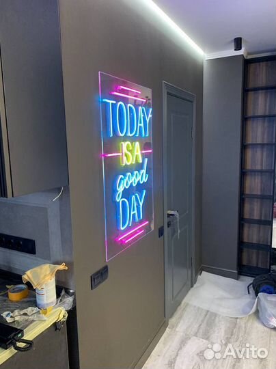 Неоновая вывеска. Дизайн бесплатно