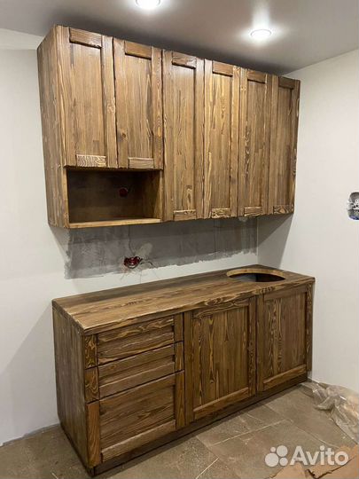 Кухня из массива дерева. Кухонный гарнитур