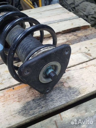 Стойка в сборе левая mazda 3 bl 2013 г