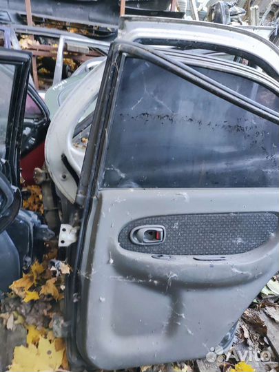 Дверь задняя правая Kia shuma