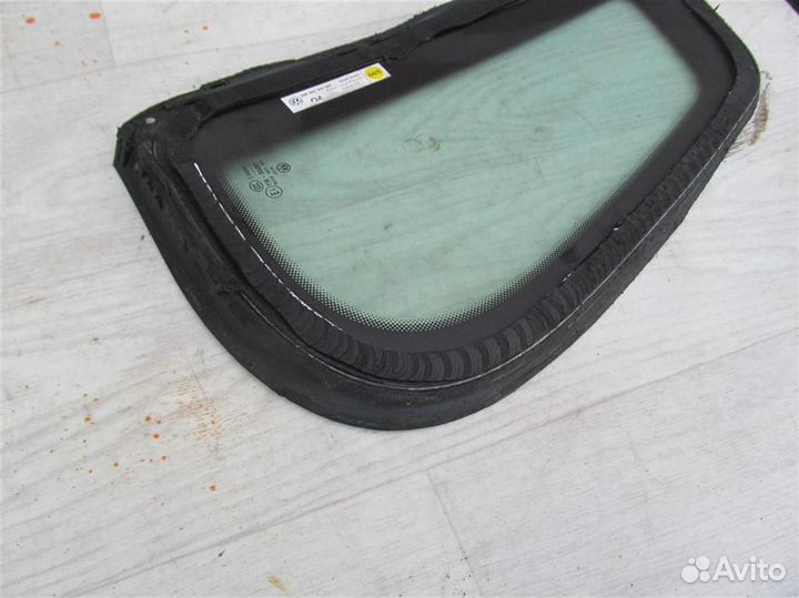 Стекло кузовное глухое правое Volkswagen Tiguan