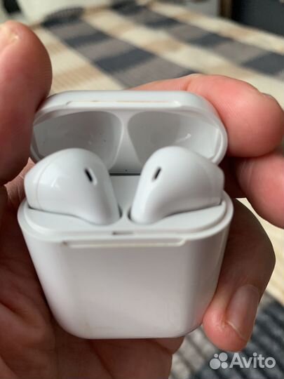 Беспроводные наушники apple airpods