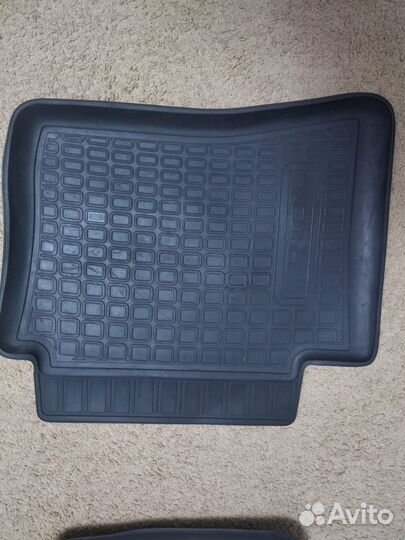 Автомобильные коврики резиновые