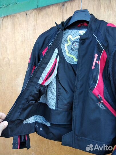 Продам мотокуртку IXS