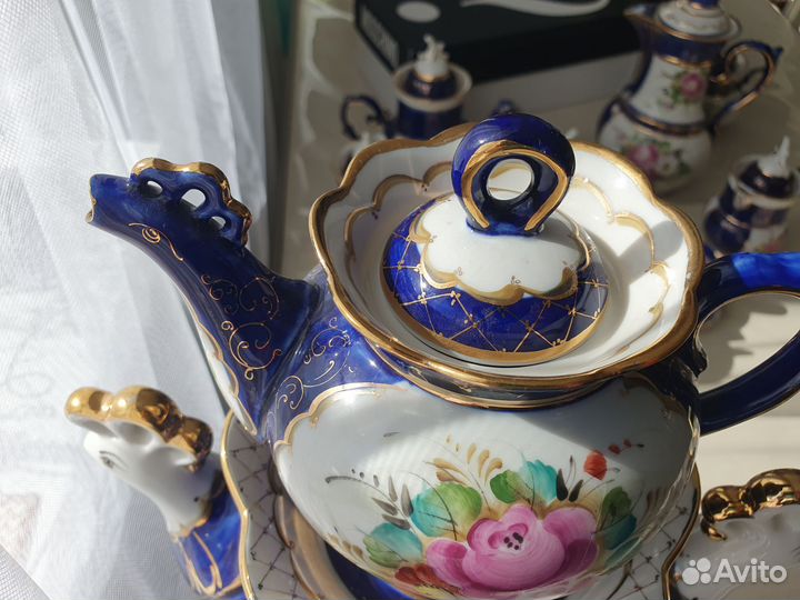 Фарфоровый самовар Гжель