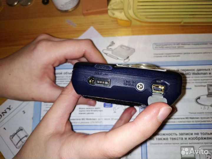 HI-MD Walkman Sony MZ-NH600