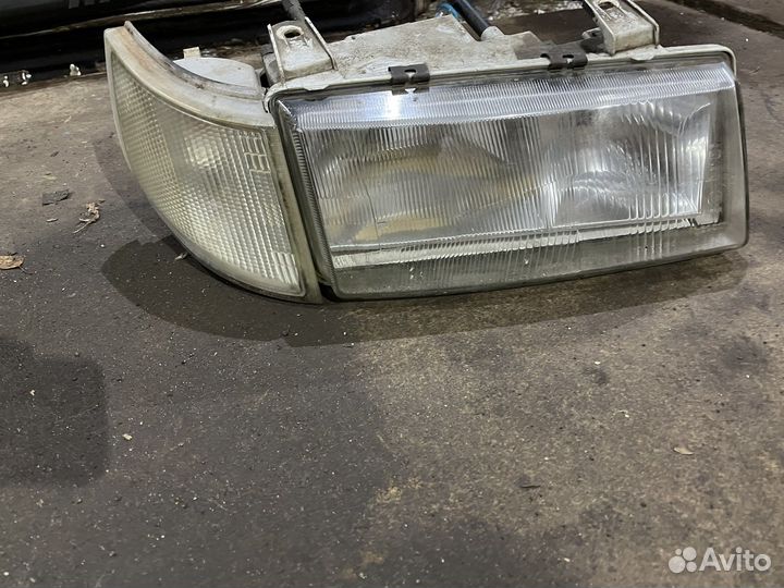 Передняя правая фара ваз 2112