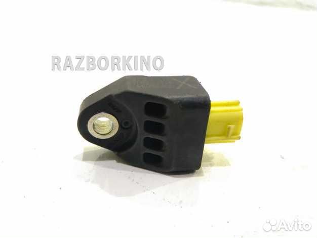 Датчик SRS задней стойки 8983360040