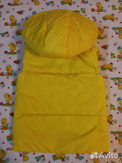 Жилетка новая возраст 4-5 лет,Турция