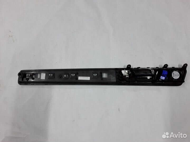 Внутренняя отделка двери с динамиком VW Touareg